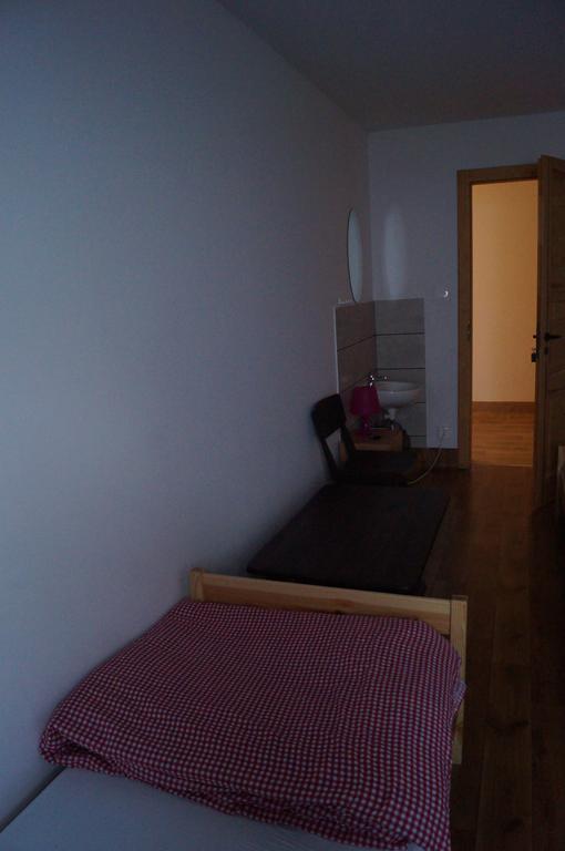 Schronisko Pttk Hala Szrenicka Hostel Szklarska Poreba Bilik gambar